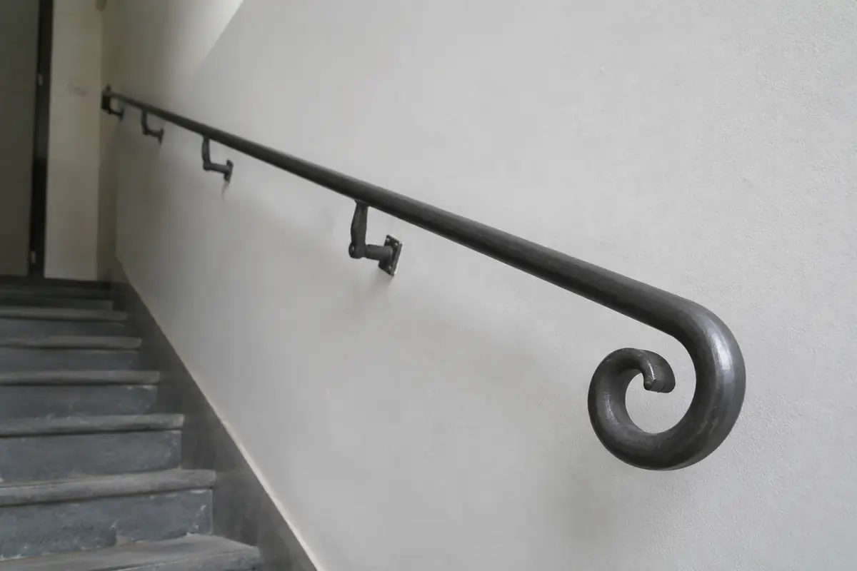 Main courante en fer forgé sur mesure