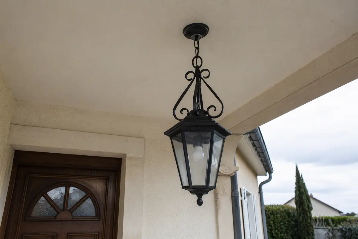 Lanterne suspendue en fer forgé sur mesure