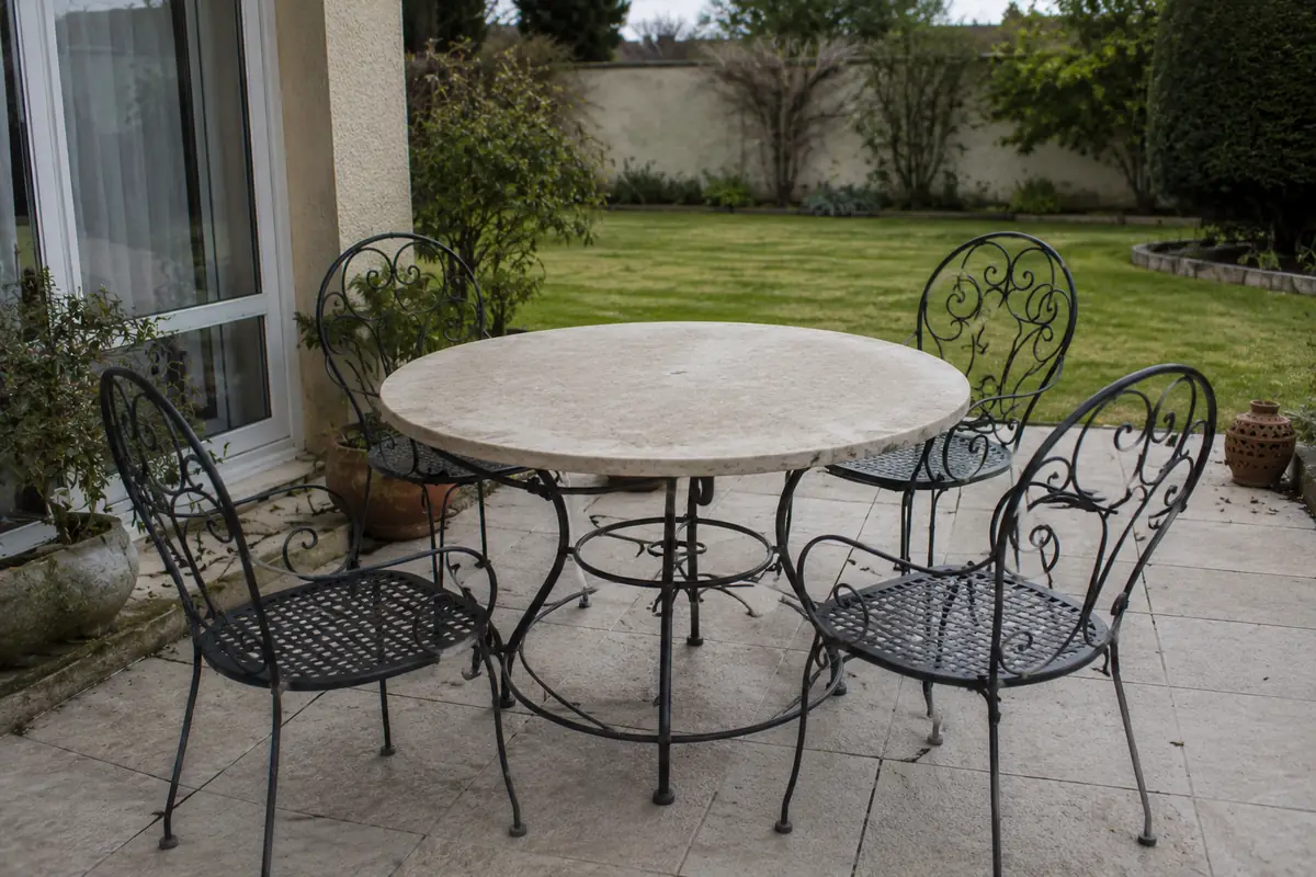 Table de jardin en fer forgé sur mesure