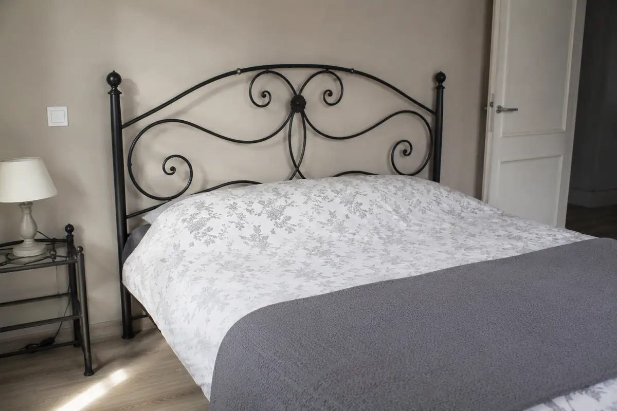Tête de lit en fer forgé sur mesure